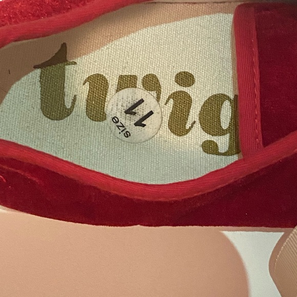 Twiggy London Red Velvet Sneaker size 11w - Picture 7 of 10